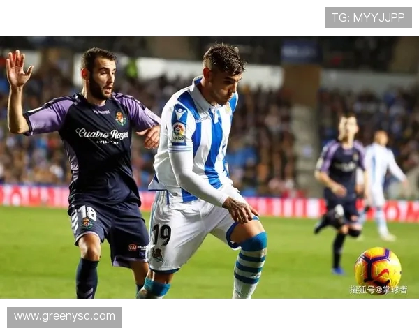 马洛卡凭借全队团结拼搏成功保级 留在西甲赛场 马洛卡凭借全队团结拼搏成功保级 留在西甲赛场