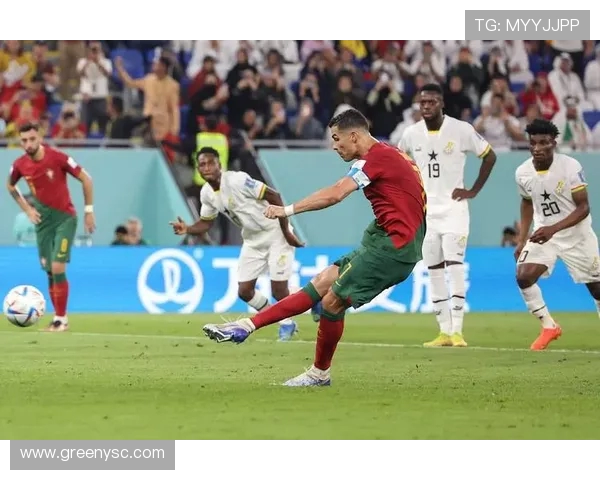 C罗昨日世界杯强势爆发点燃全场激情与梦想再次书写传奇篇章时刻 C罗昨日世界杯强势爆发点燃全场激情与梦想再次书写传奇篇章时刻